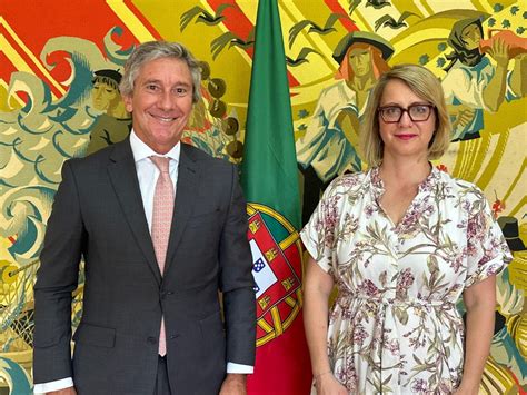 Embaixador de Portugal recebe Embaixadora da Eslováquia Diplomacia