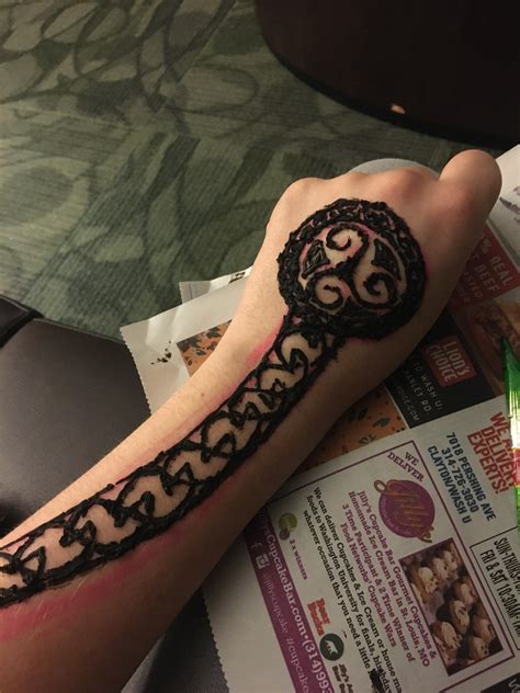 Tried to do a henna earthbound tattoo :) : r/irondruidchronicles