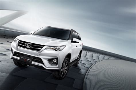 Dubicars Car Spotlight Toyota Fortuner A Reliable Dependable