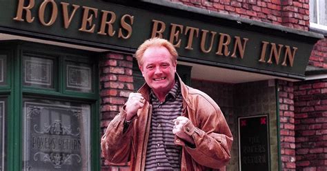 Corrie S Les Battersby Actor Challenged By Former Co Star As Wrestling