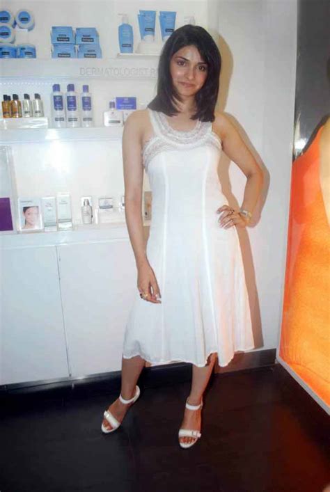 Prachi Desai Actress Hot Photos In White Dress