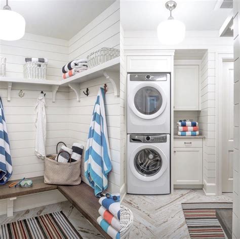 Laundrymudroom Pool House Bathroom Pool House Interiors Pool Bathroom