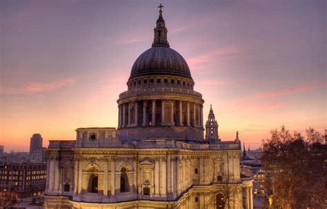 St. Paul's Cathedral on AboutBritain.com