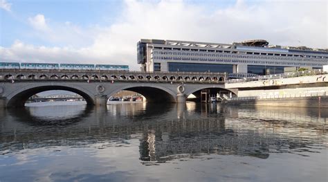 loi de finances initiale  budget  conforme  la realite