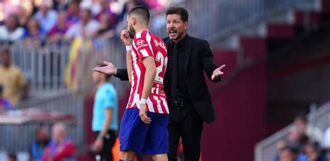 Diego Simeone Wont Leave Atletico Madrid This Summer After Turning Down Offer From Saudi Arabia