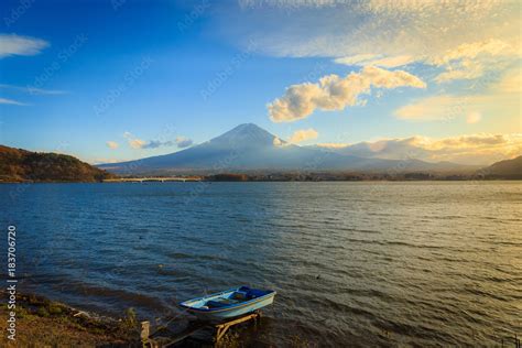 Mount Fuji view with Lake Kawaguchi and clear blue sky background in ...