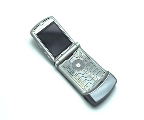 Motorola V3 Razr Sim Free Unlocked Mobile Flip Phone Metal Baxtros