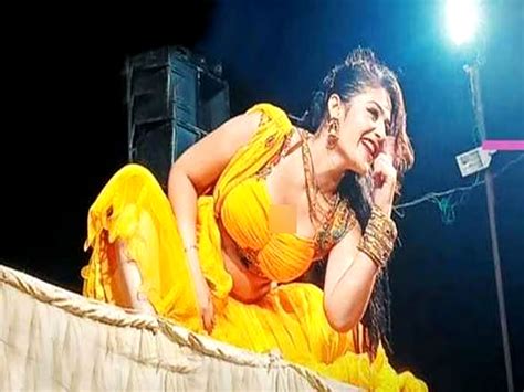 Entertainment News Gori Nagori Beautiful Dance On Sapna Chaudhary Song