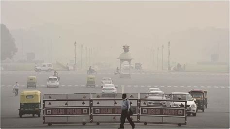 Delhi Pollution News Delhi S Air Quality Drops To Poor Situation Will Worsen In Two Days