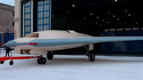 Первый полёт БПЛА С-70 «Охотник» с плоским соплом - ANNA NEWS