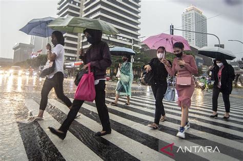 Bmkg Prakirakan Hujan Lebat Guyur Sejumlah Provinsi Di Indonesia