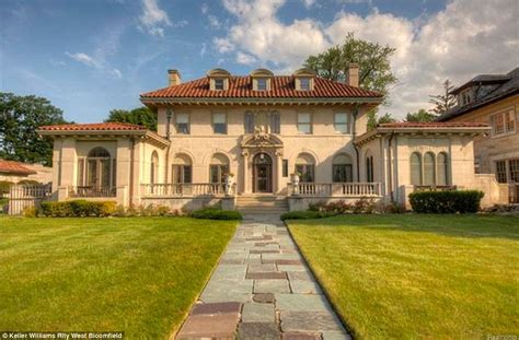 Motown Records Founder Berry Gordys Former Detroit Mansion Back On