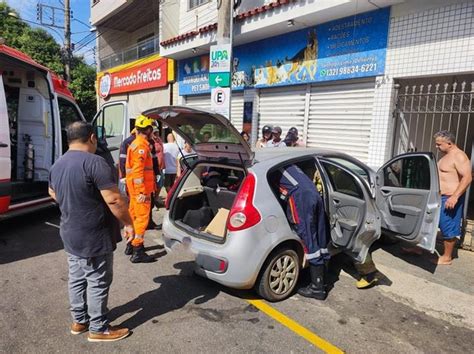 Motorista sofre mal súbito e morre após carro desgovernado bater contra