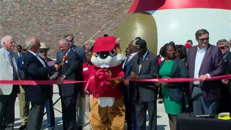 Buc-ee's opens in Florence, South Carolina