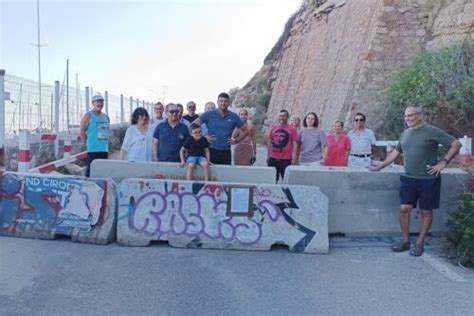 Marseille Une Route Est Barrée Dans Ce Quartier Cest Invivable