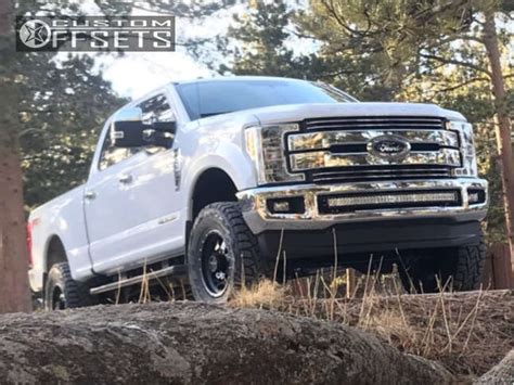 2017 Ford F 350 Super Duty With 18x9 18 Raceline Defender And 35 12