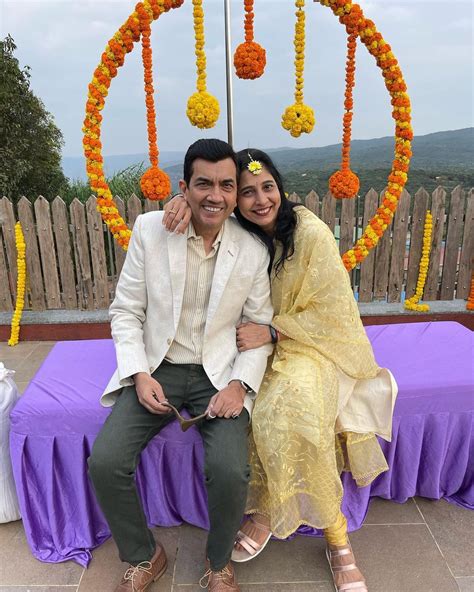 Sanjeev Kapoor (Chef) Wiki, Age, Wife, Children, Family, Biography ...