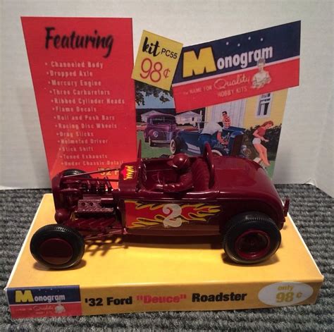 MONOGRAM 32 FORD DEUCE ROADSTER HOT ROD MODEL KIT STORE DISPLAY BASE