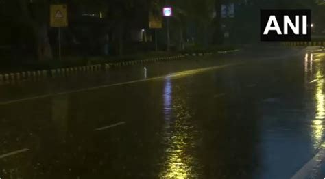 Rain Lashes Parts Of Delhi Many Areas Report Waterlogging