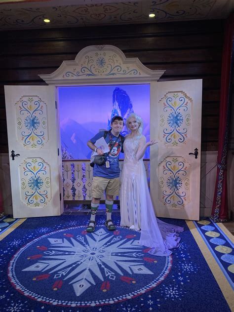 Elsa Elsa At Epcot At The Walt Disney World Resort Charles The