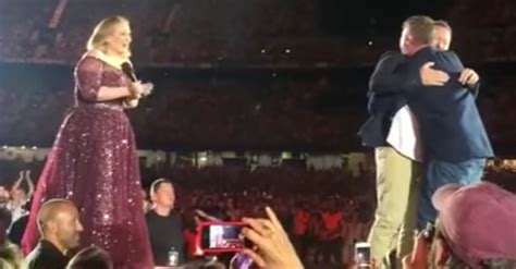 Adele Helps Gay Couple Get Engaged On Stage March Ps Celebrity