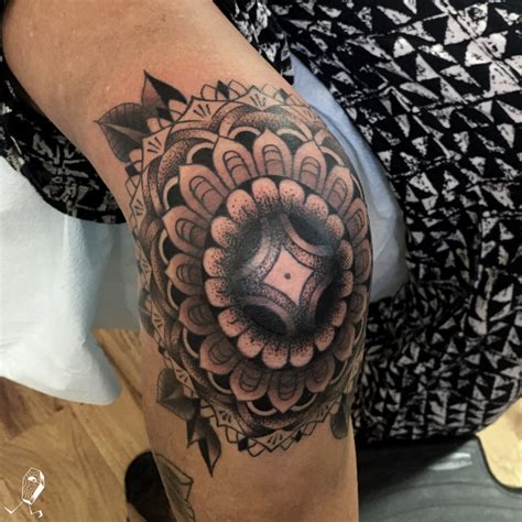 Dedleg Knee Cap Tattoos Hurt Like Heck But They Sure Can
