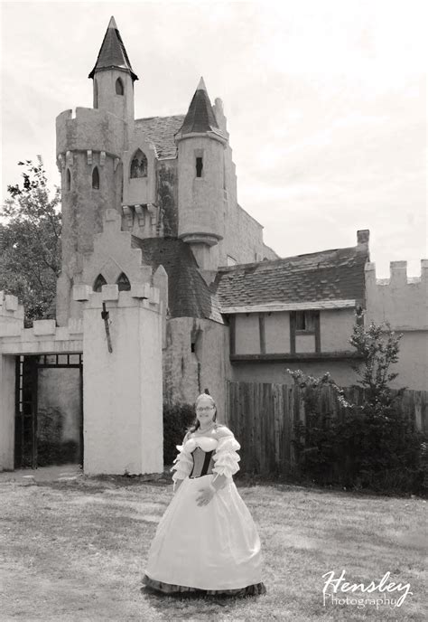 Hensley Photography Scarborough Faire Bridal Portraits