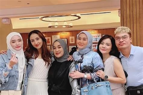 Inara Rusli Ririe Fairus Dan Mawar Bikin Genk Glowing Sebab Senasib