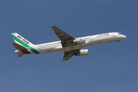 Flyingphotos Magazine News Lppt Air Italy B Ei Igc