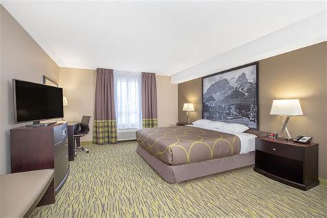 Super 8 by Wyndham Canmore | Canmore, AB Hotels