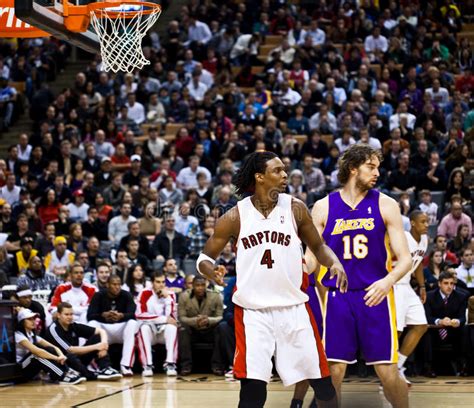 Toronto Rapters Versus Los Angeles Lakers Redactionele Stock Foto