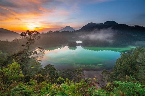 Pariwisata Provinsi Jawa Tengah Destinasi Wisata Telaga Warna