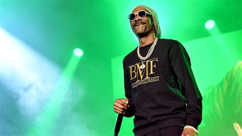 Snoop Dogg announces partnership with smokeless fire pit brand after ...