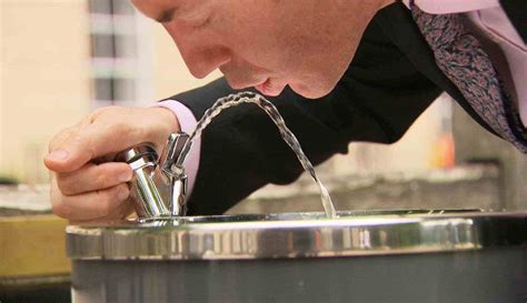 Public drinking fountains reduce the need for single-use plastic ...