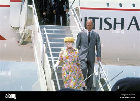 La Reine Elizabeth Ii D Angleterre Et Son Husbaand Le Prince Philip