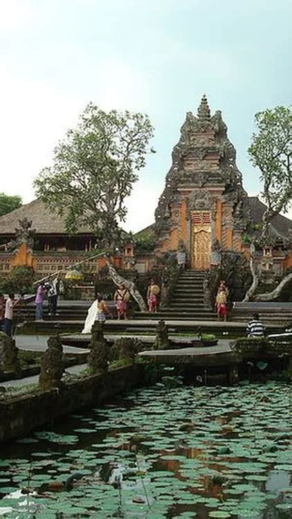 Bagaimana Pengaruh Kebudayaan Hindu Buddha Pada Sistem Keagamaan