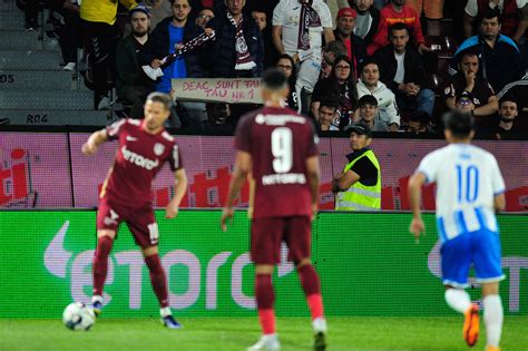 Cfr Cluj L Caut Pe Fanul Num Rul Al Lui Ciprian Deac Pe Baza Unei