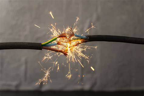 5 Electrocution Hazards in Construction | Blog For Builders