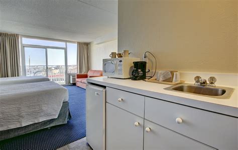 Carousel Resort Hotel & Condominiums, Ocean City: $71 Room Prices & Reviews | Travelocity