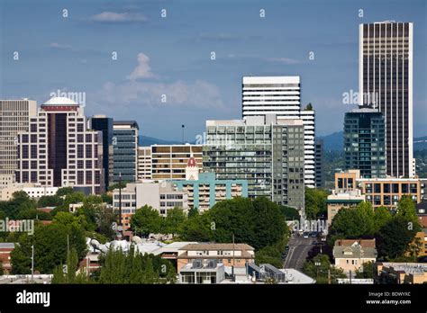 Skyline Of Portland Oregon Stock Photo Alamy