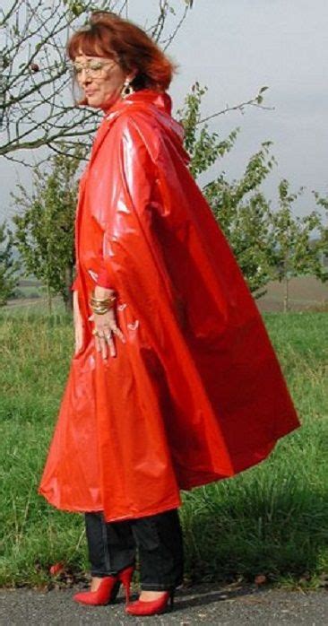 Gewappnet F R Den Fr Hling Pvc Raincoat Plastic Raincoat Poncho