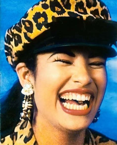 Pin De Fresia Pebbles En Selena Smile 😊💜🌹 Selena Quintanilla Selena Selena Quintanilla Perez