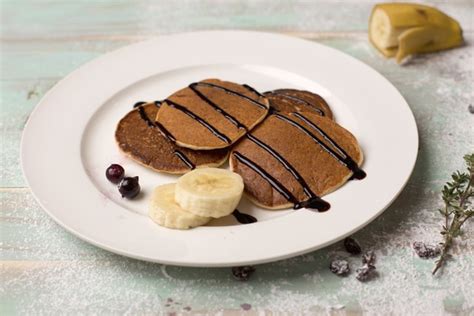 Desayuno saludable y ligero Así de sencillo preparas deliciosos hot cakes de avena con plátano