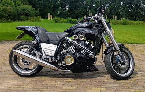 Yamaha Vmax 1200 Custom