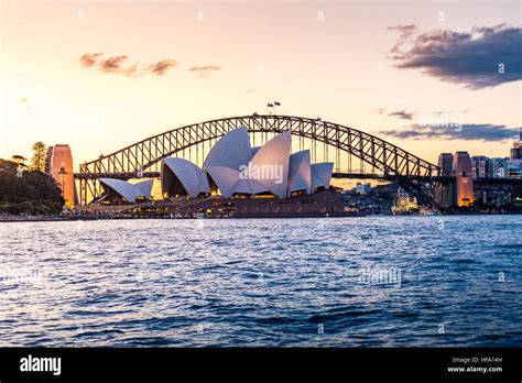 Sydney city skyline sunset hi-res stock photography and images - Alamy