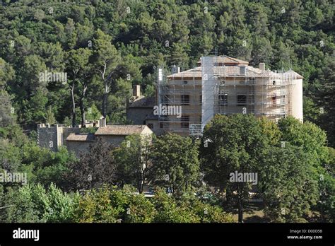 The Vauvenargues castle where famous painter Pablo Picasso is buried ...