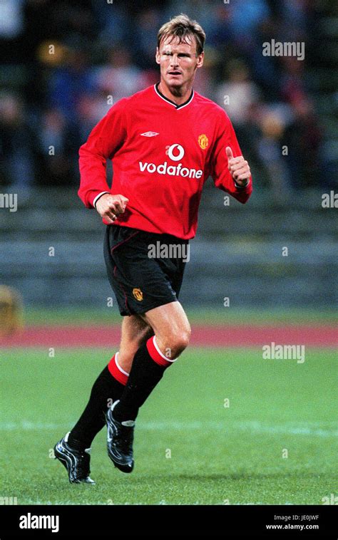 Teddy Sheringham Hi Res Stock Photography And Images Alamy