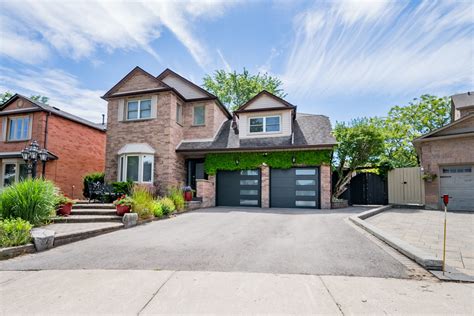 536 Dahlia Crescent - MLS