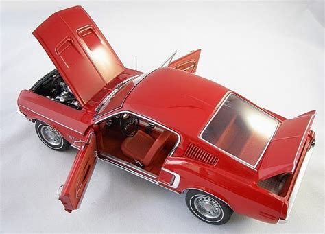 Diecast 118 Mustang Gt390 1968 Par Autoart