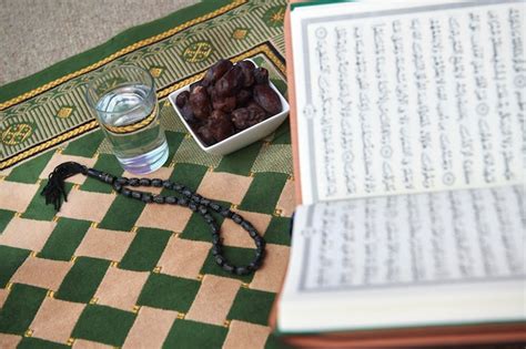 Hora Do Iftar T Maras Secas Copo De Gua Do Alcor O Sagrado E Tasbih